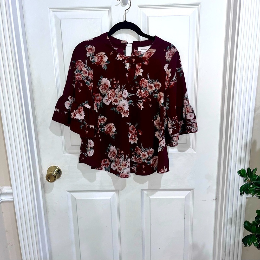 URBAN Romantics Cream and White Bell Sleeve Blouse